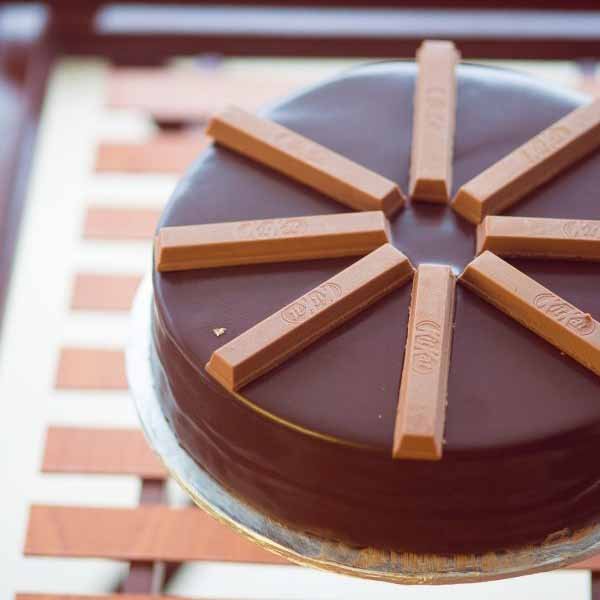 Kitkat Cake