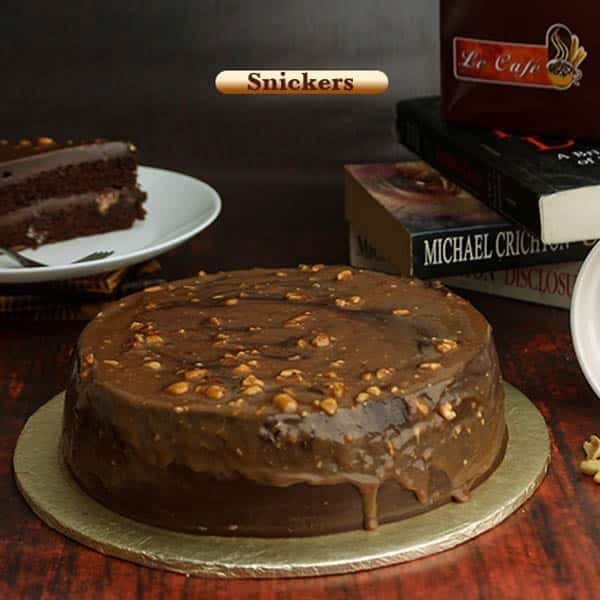 Snickers Cake